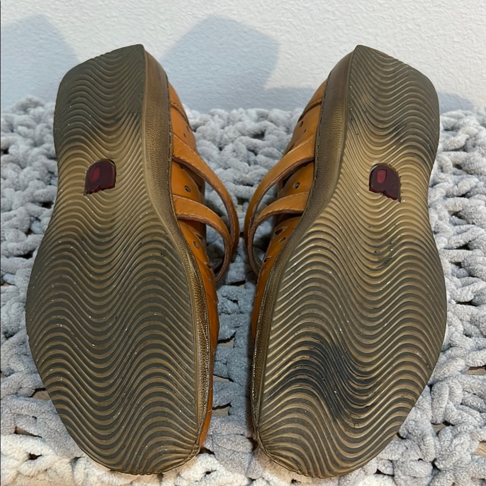 Umberto Raffini Tan Leather Mary Jane Flat with Perforated Design - Picture 9 of 14